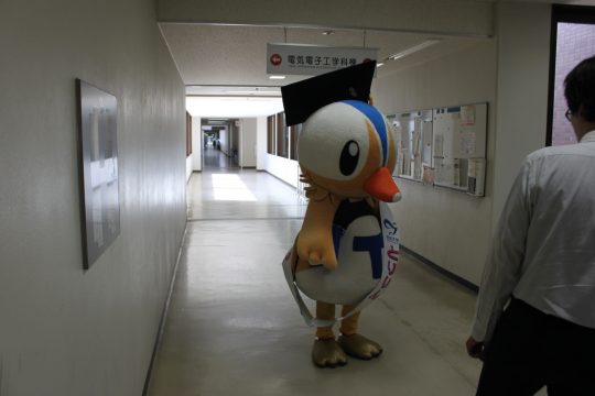 受付のとりりん